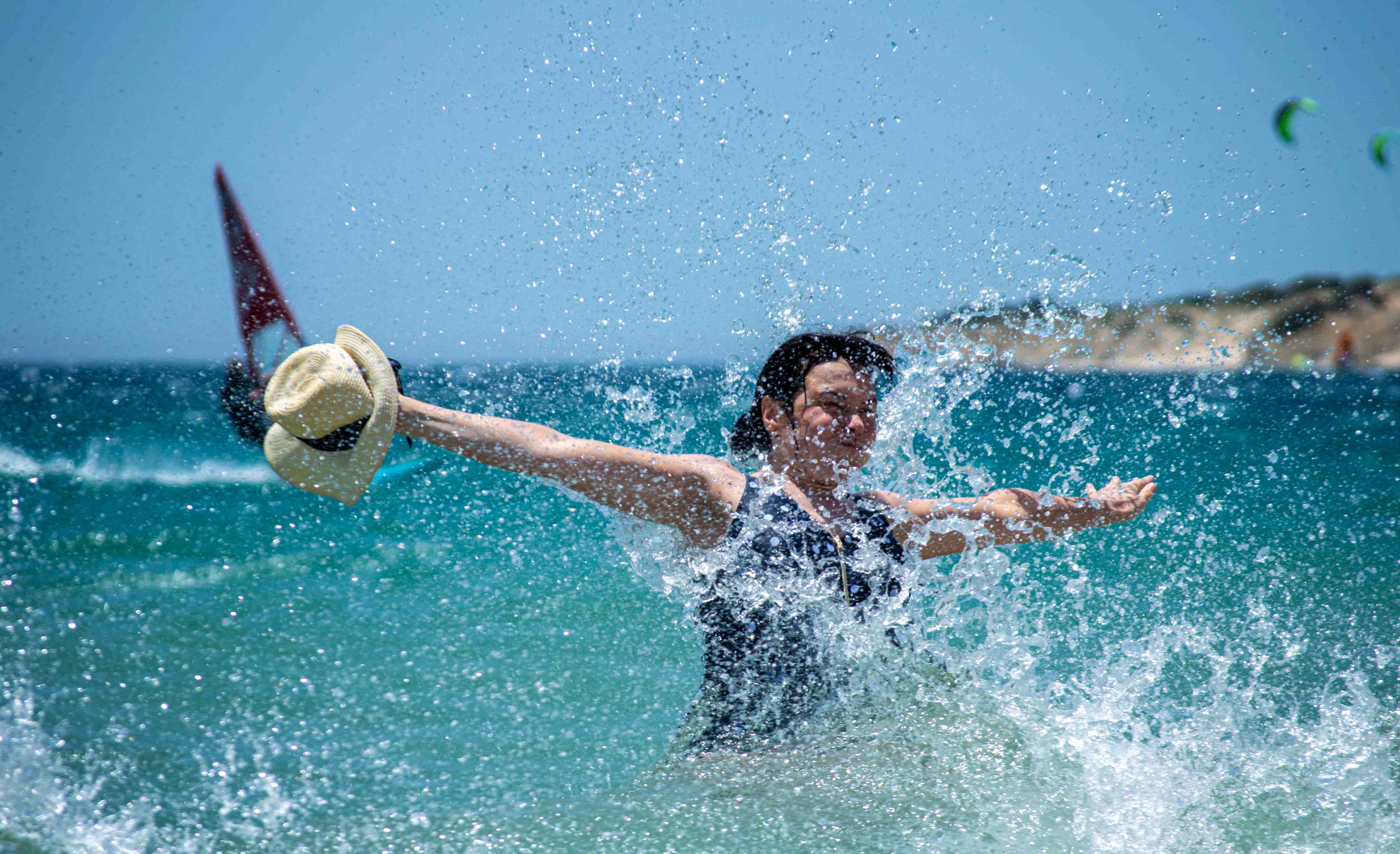 Пляж Valdevaqueros та серфери в Таріфі, Іспанія